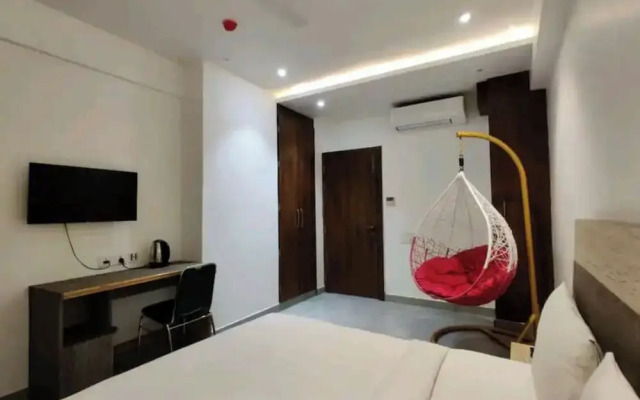 Hotel Blue Shine