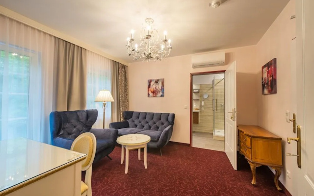 Schlossl Hotel Kindl