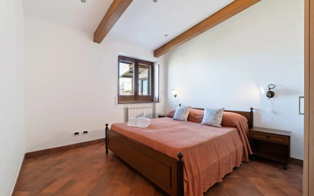 Lovely Holiday Home in Massa Lubrense With Whirlpool