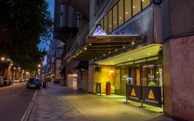 St Giles London - A St Giles Hotel вид на фасад