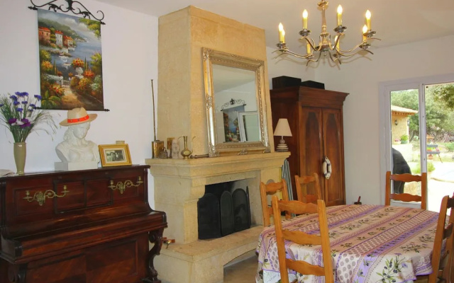 Attractive Holiday Home in Uchaux France With Private Pool