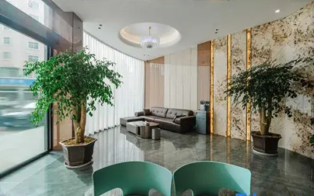 Jinfeng Hotel (Hejing Square Store, Zhaotong Shenggeng Cultural Park)