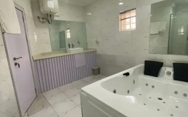 Am Place Luxury Apartments