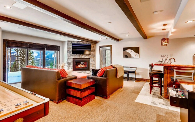 Grand Vista Lodge