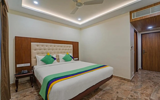 Treebo Aaravi Residency, 800 Mtrs From Promenade Beach