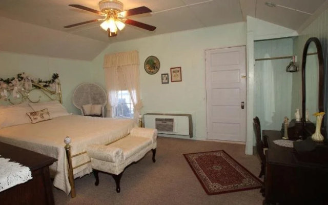 Tombstone Bordello Bed & Breakfast