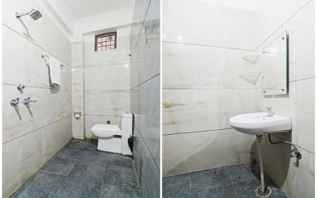 OYO 82032 Hotel Coli Spaces Studio