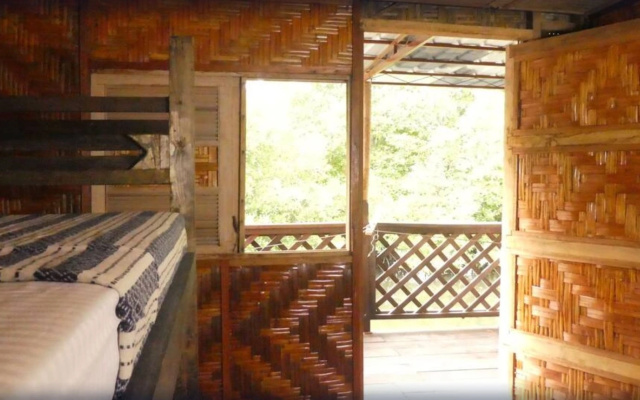 Bakau Hijau Riverlodge - Hostel