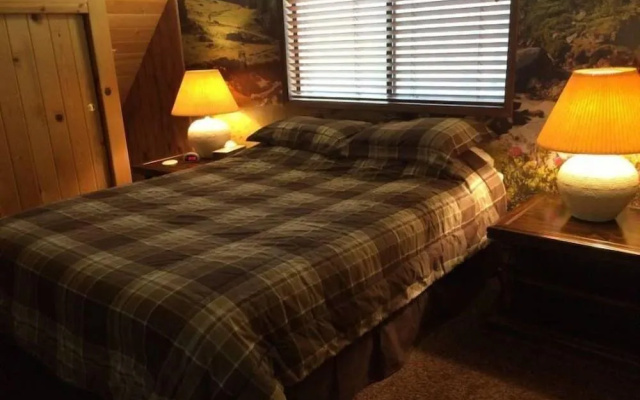 Lake Creek Cabin