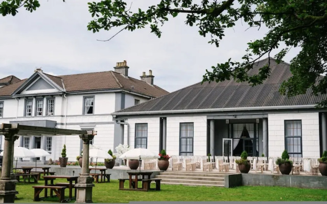 Room 6 - Manor Park Country House Wales