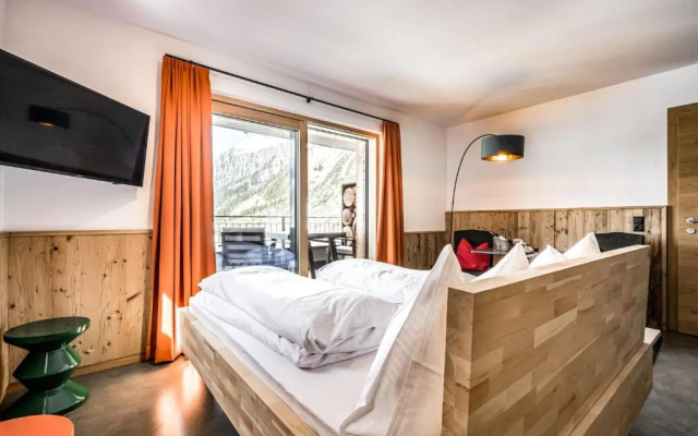 Mondschein Hotel and Chalet
