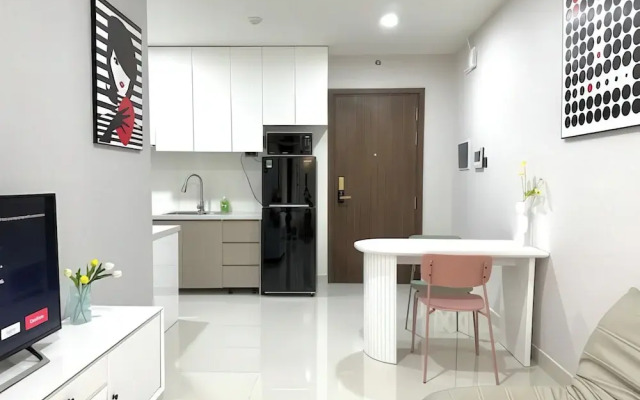 Urban Zen Saigon - Royal Apartment D4