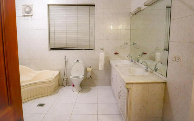 Delano Guest House
