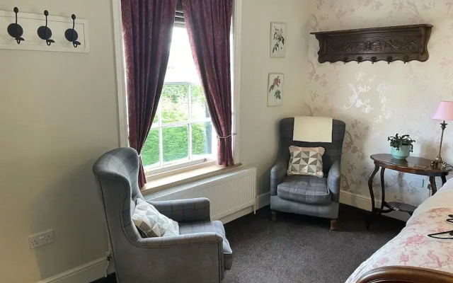 Eagle House- Award Winning B&B and Apartment