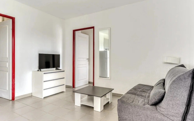 Chic Family Flat With Pool, Sauna