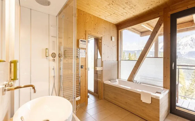 Chalet With Panoramic Sauna