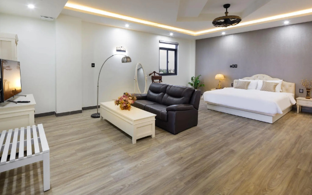 Lara Hotel