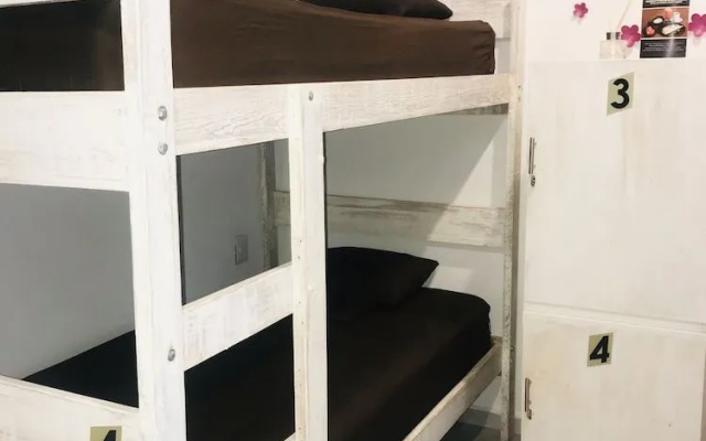 Comfortable mixshare room close to 5th Avenue