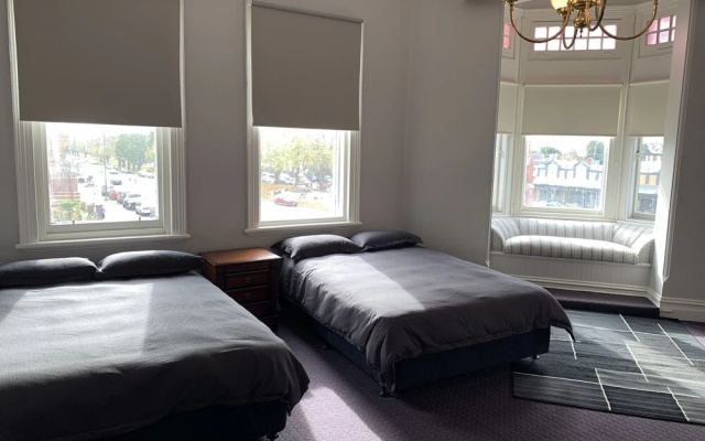 Leura Hotel Camperdown