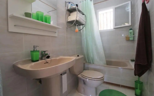 House - 2 Bedrooms with Pool and WiFi - 107850