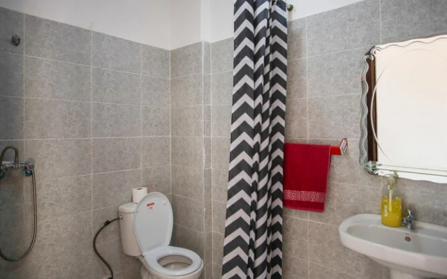 Appartement neuf, entouré de verdure + piscine