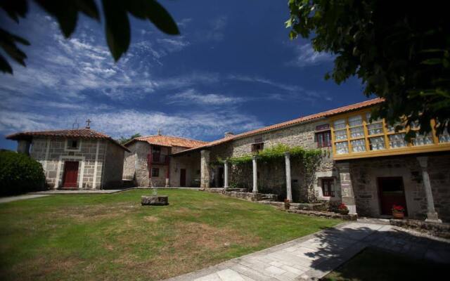 Отель Rectoral De Castillon вид на фасад