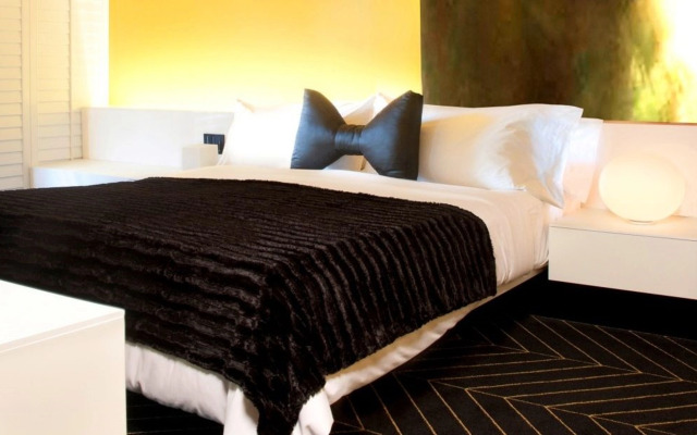 Отель Hotel de la Poste – French Quarter, A Renaissance Hotel