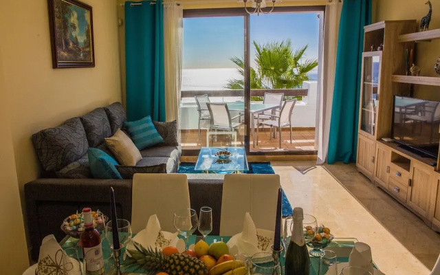 2 bedrooms apartment with sea view