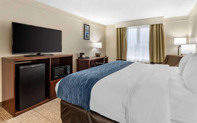 Comfort Inn & Suites Heath - Newark South