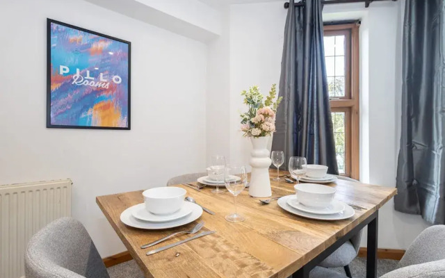 Cosy Spacious Duplex Apartment Near Salford Royal