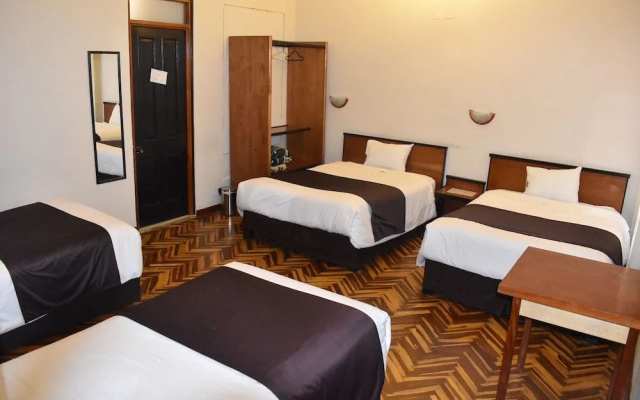 Colonial Plaza Hotel