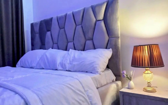 Lovely 2-bedroom Serviced Apartment With a Balcony