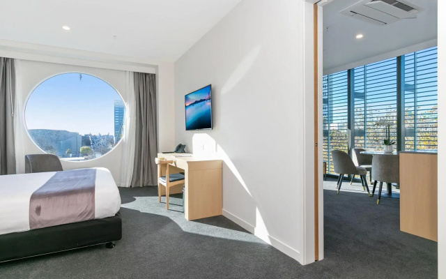 Christchurch City Hotel