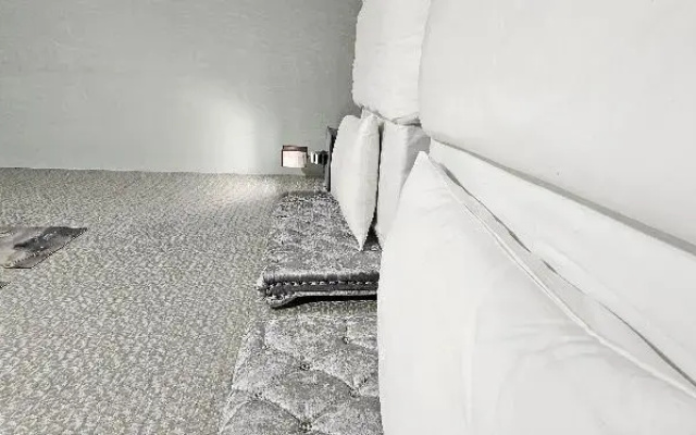 Deluxe Double room with balcony (full double bed) · Memory Basket Mini Hotel — photo 5