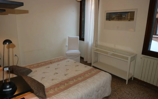Venezia - Calle De Le Vele