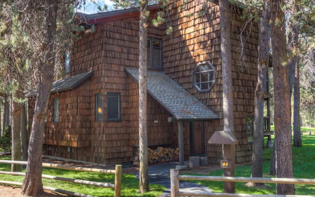 Wildflower Condos by Village Properties at Sunriver