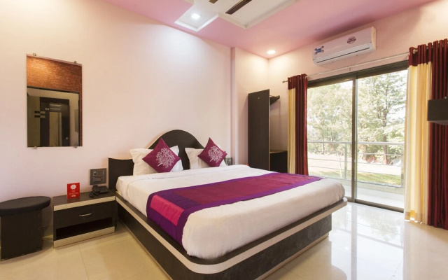 OYO 10236 Strawberry Homes
