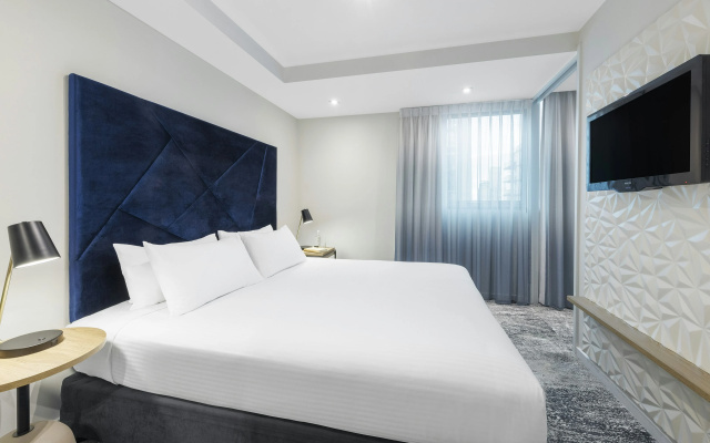 Отель Brady Apartment Hotel Flinders Street