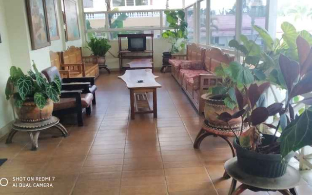 Hotel Dharma Karya