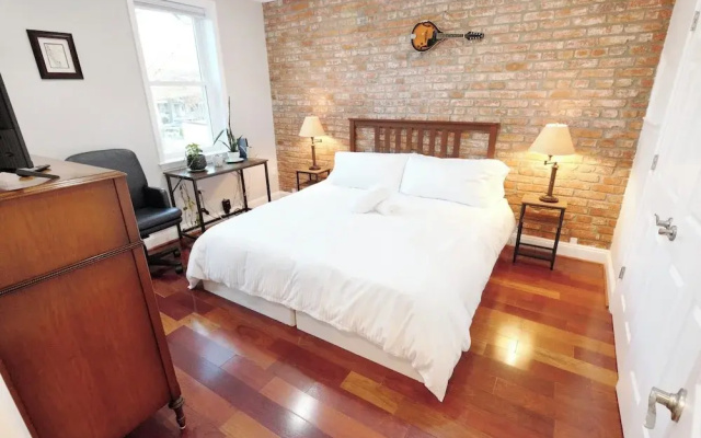 Pretty in Petworth-walkable to Metro & Restaurants