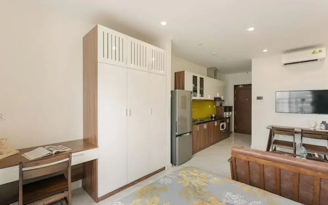 D El Dorado Westlake Luxury Apartments