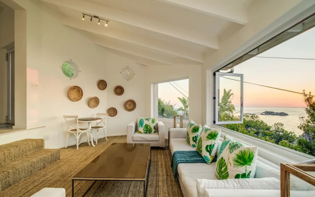 Bungalow on 4th