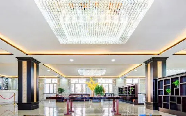 Huaxin Hotel (Junshang Outlets)