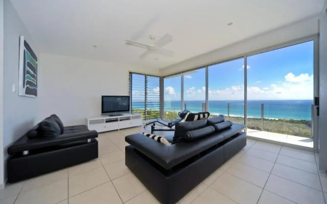 Oceanside 4 Bedrooms