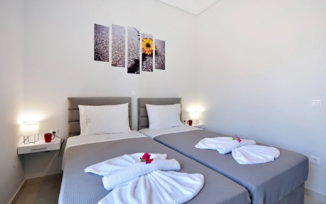 Villa Bratou Ignis Sleeps 6 With Parking