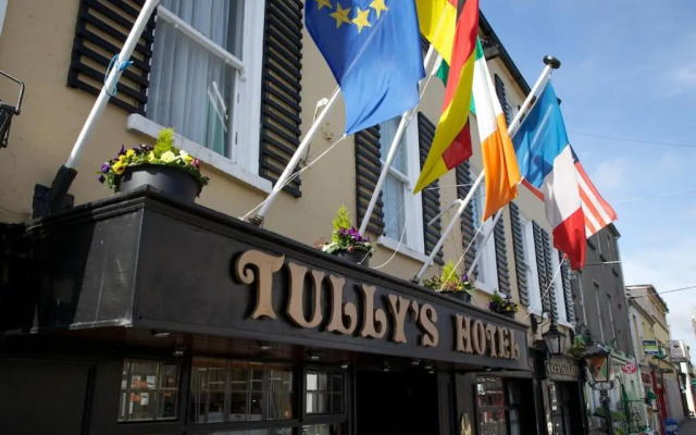 Tully's Hotel