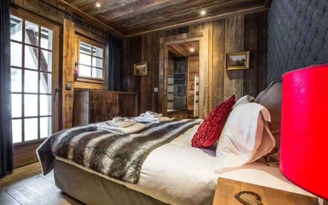 Luxury 3 Bedroom Chalet Jacuzzi Sauna