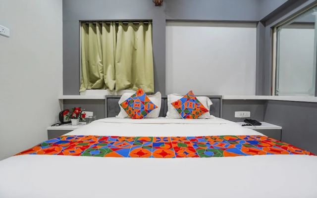 Fabhotel Royal Inn