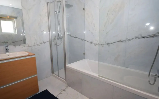 Holiday Home Near Sao Martinho Beach