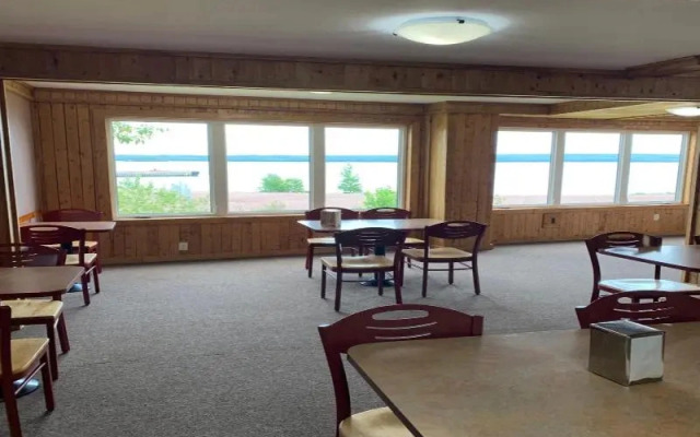 Exploits Inn And Suites